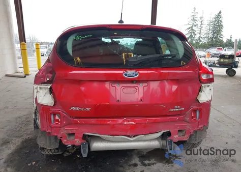 2015 Ford Focus Se z USA, uszkodzony, nr VIN 1FADP3K26FL327139